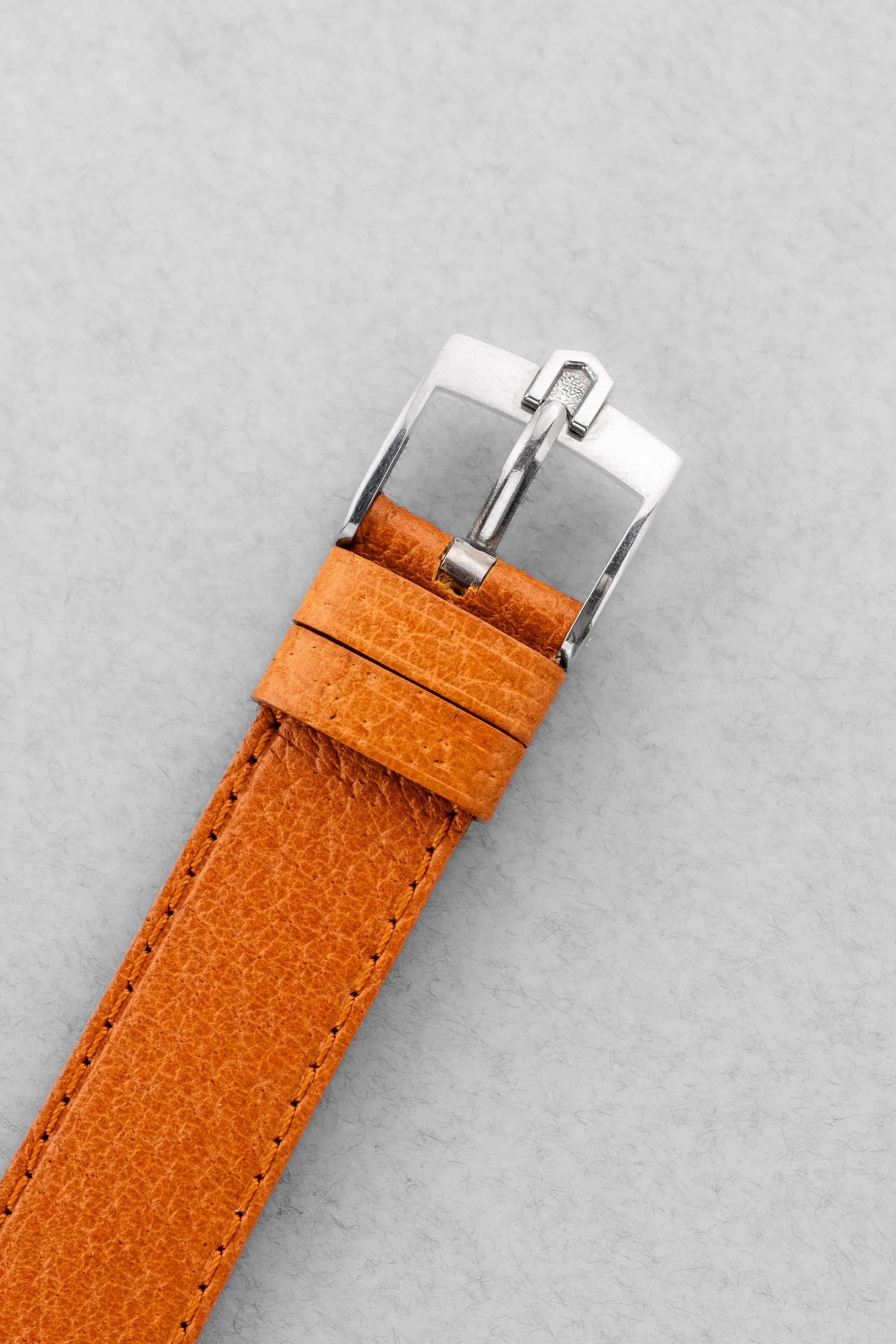 WYC6 Superbe Universal Genève Polerouter Date Micro-Rotor réf. 869113/04 de 196 - Buckle Outside