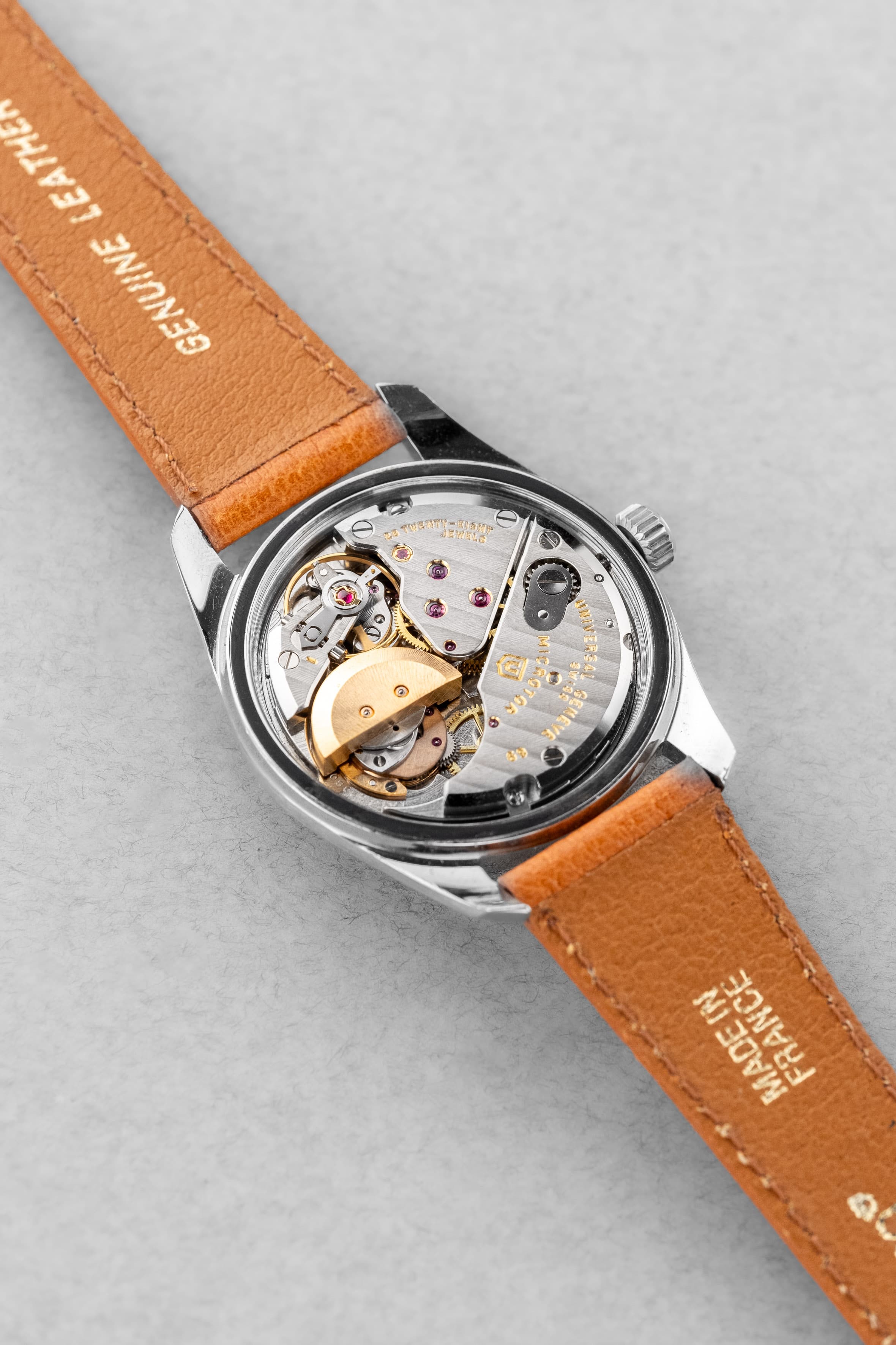 WYC6 Superbe Universal Genève Polerouter Date Micro-Rotor réf. 869113/04 de 196 - Movement