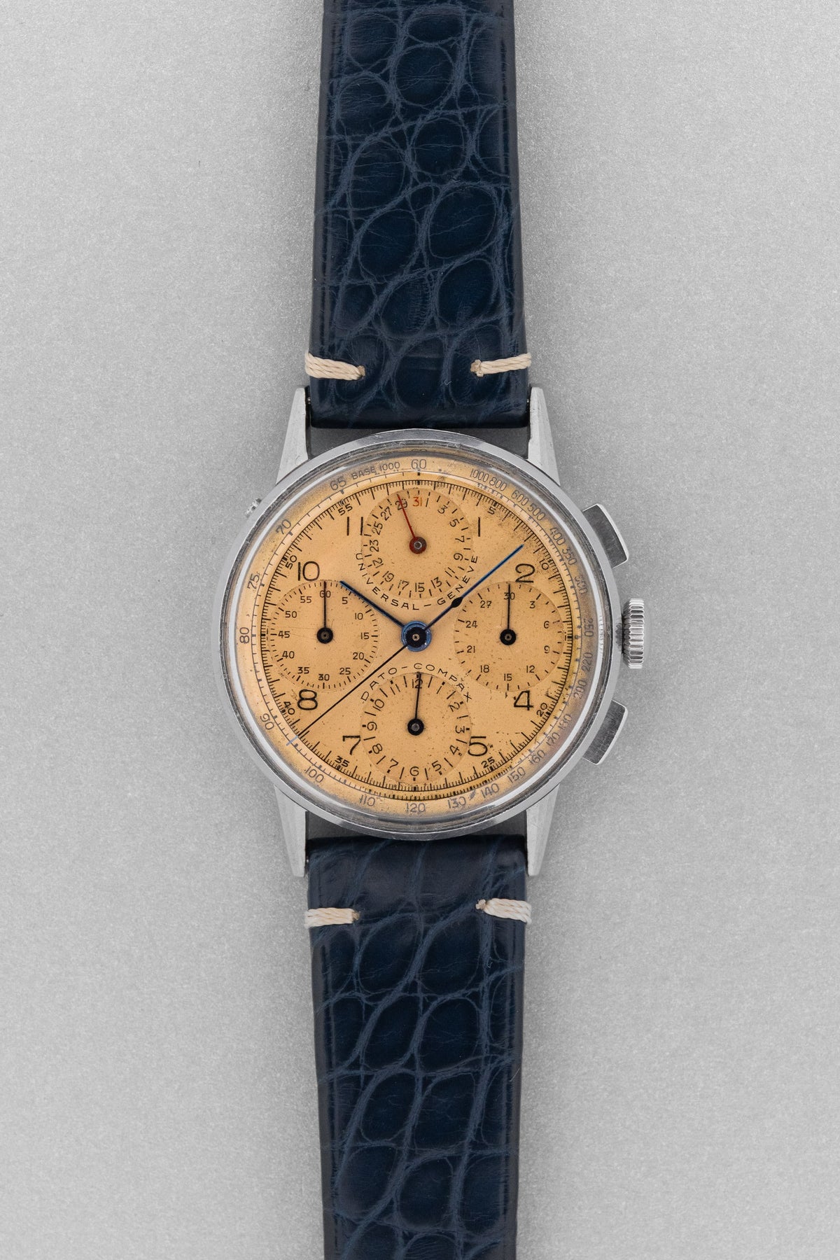 WZYF Rare Universal Genève Dato-Compax Chronograph Ref. 22530 “Jumbo” in Steel, circa 1942 – Never Polished - Front