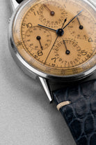 WZYF Rare Universal Genève Dato-Compax Chronograph Ref. 22530 “Jumbo” in Steel, circa 1942 – Never Polished - Left side