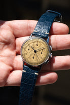 WZYF Rare Universal Genève Dato-Compax Chronograph Ref. 22530 “Jumbo” in Steel, circa 1942 – Never Polished - Overview