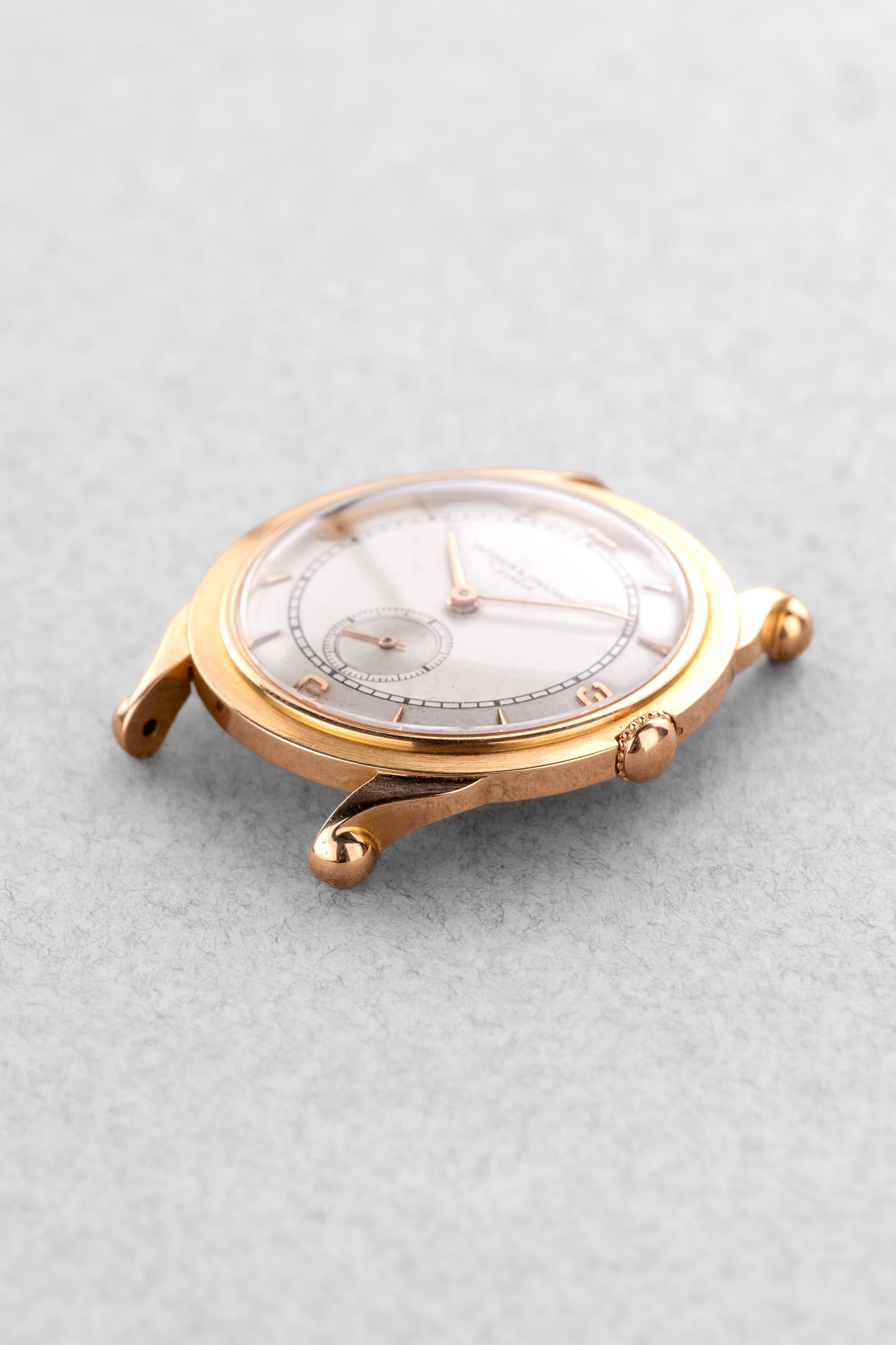 XLPL Superbe Vacheron & Constantin « Violin » en or rose, boîte française, cadran gravé-émaillé, circa 1949 - Feature