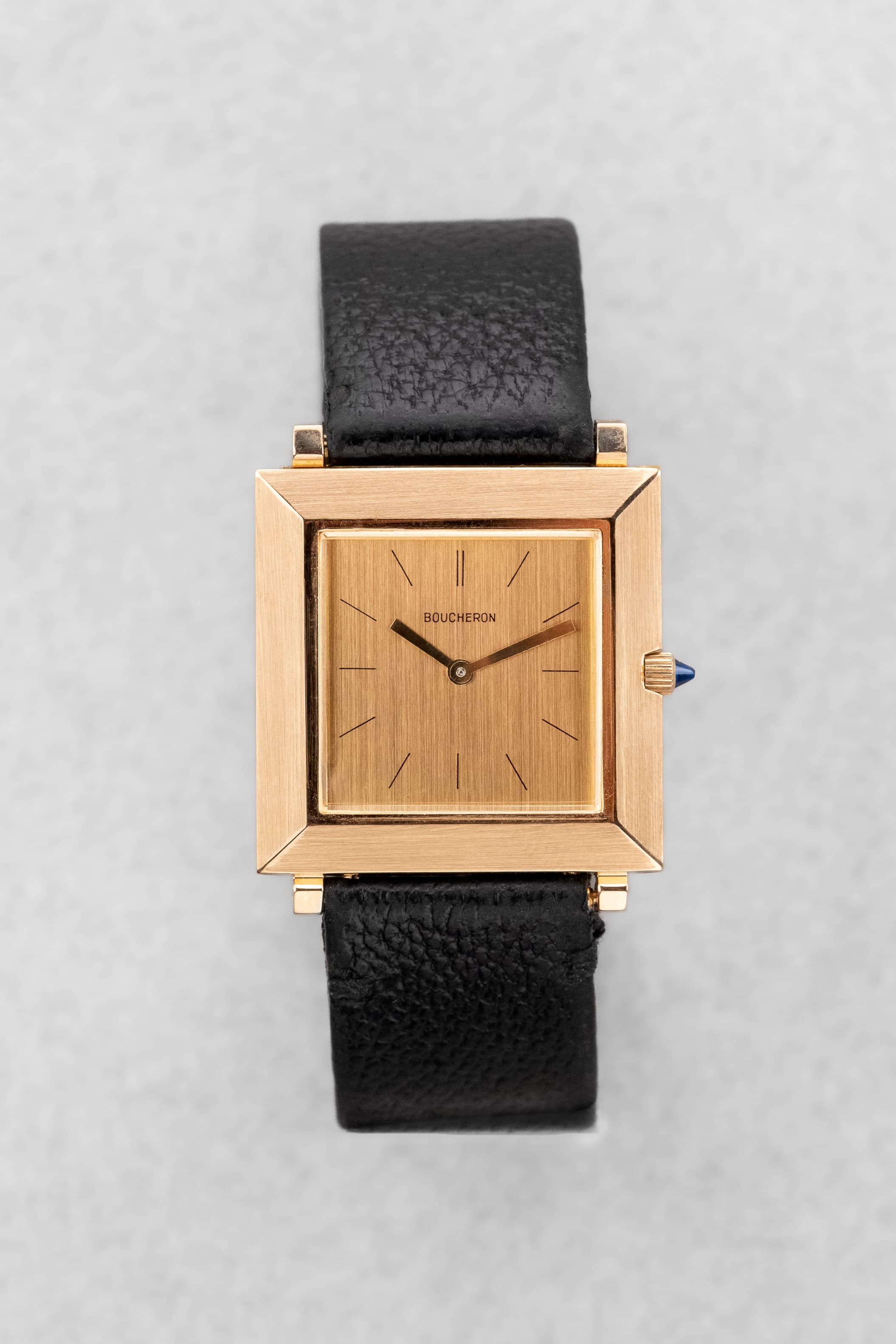 XRWV Élégante Boucheron Carrée Extra-Plate Grande Taille, calibre F. Piguet 21, circa 1960 - Front