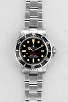 YAFC Superbe Rolex Sea-Dweller réf. 1665 « Double Rouge » Mark IV de 1975 - Front