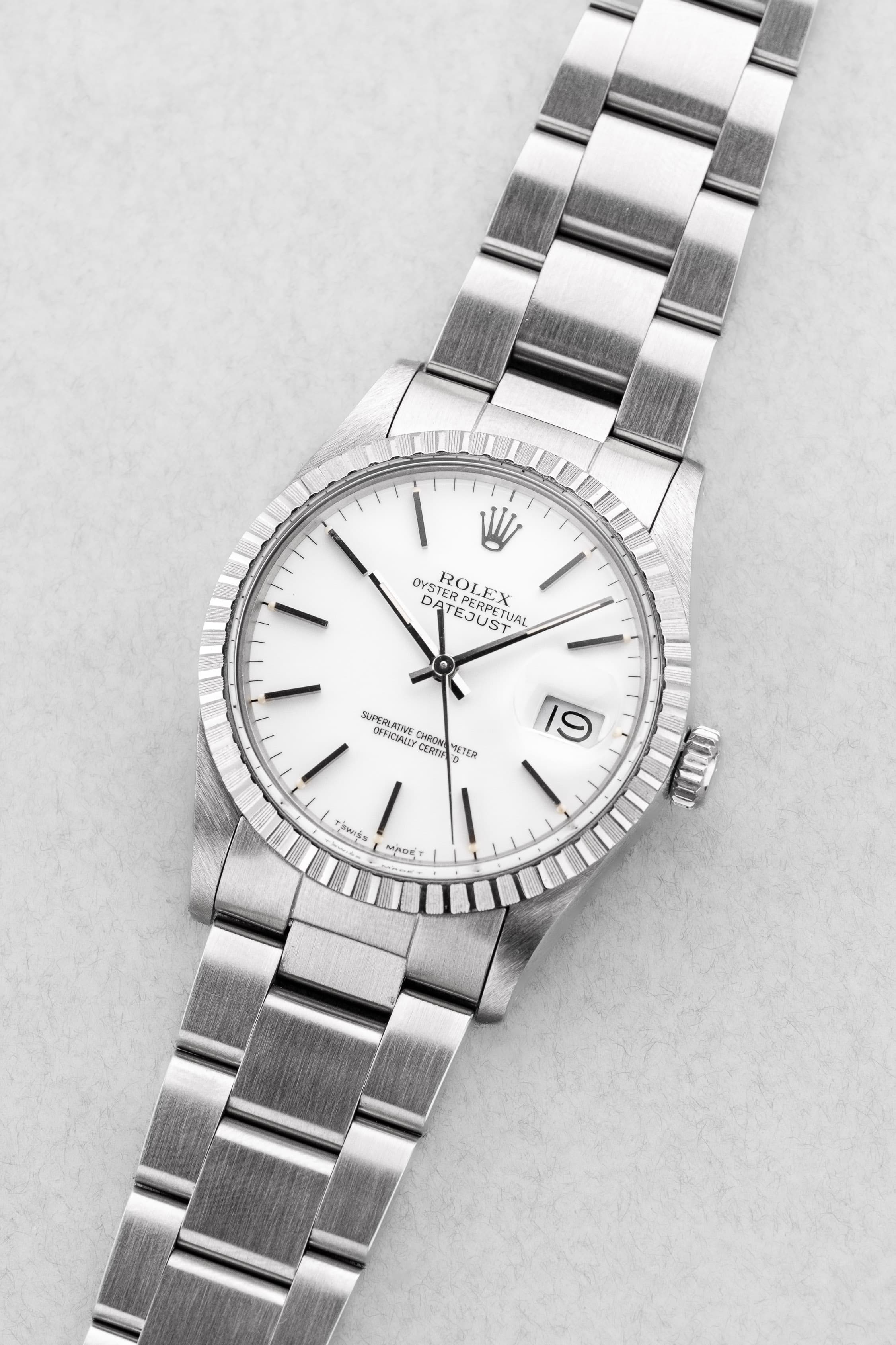 YJMW Rolex Datejust réf. 16030 de 1988 – Cadran « Porcelaine » + Garantie d'origine - Three Quarters