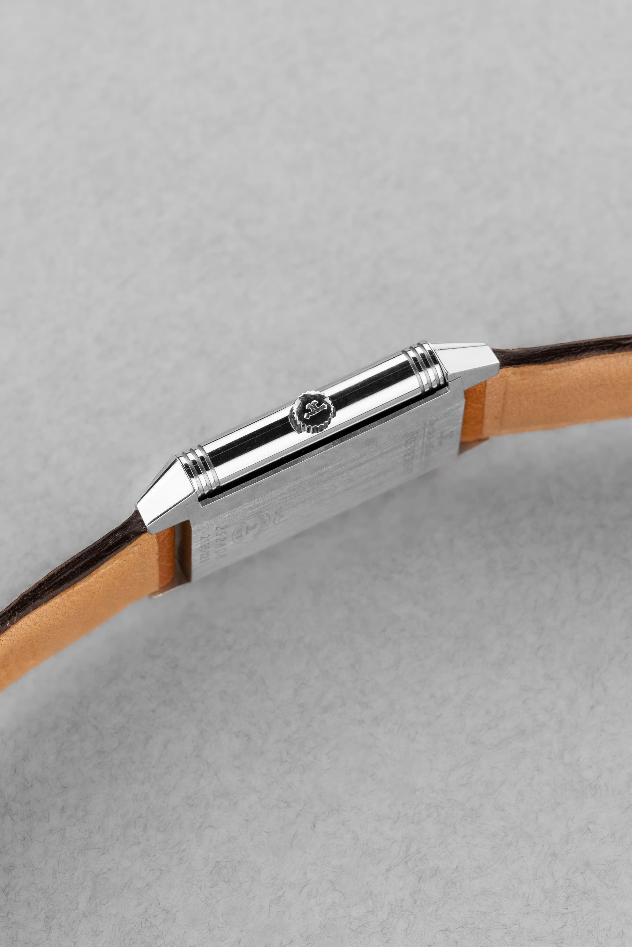 YJRZ Jaeger-LeCoultre Reverso « Classique Medium » Quartz en acier, réf. 251.84.10/252.8.08 - Right side