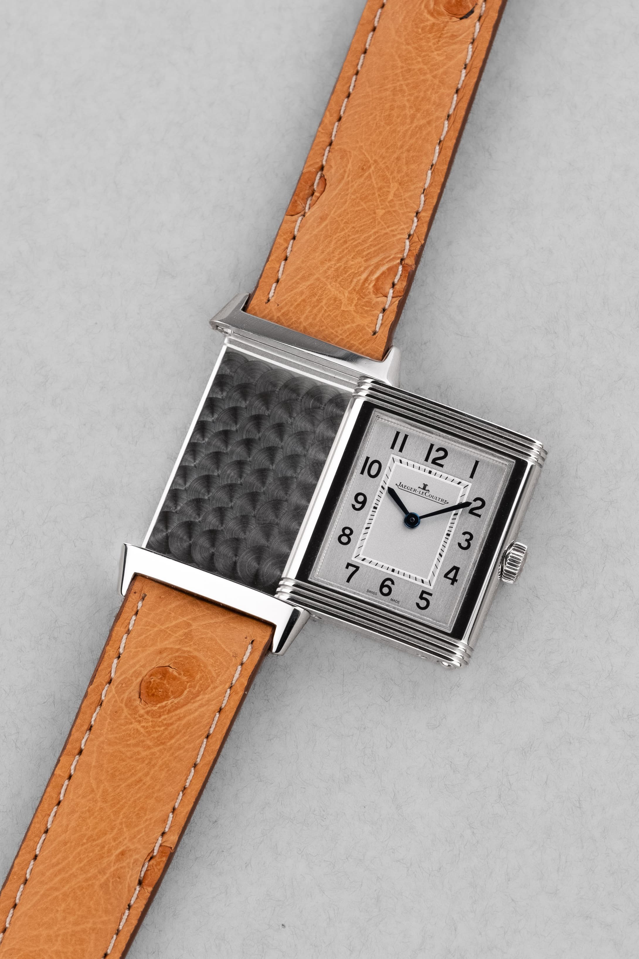 YSBJ Jaeger-LeCoultre Reverso Classique Medium Thin en acier, réf. Q2518540/222.8.47 - Three Quarters