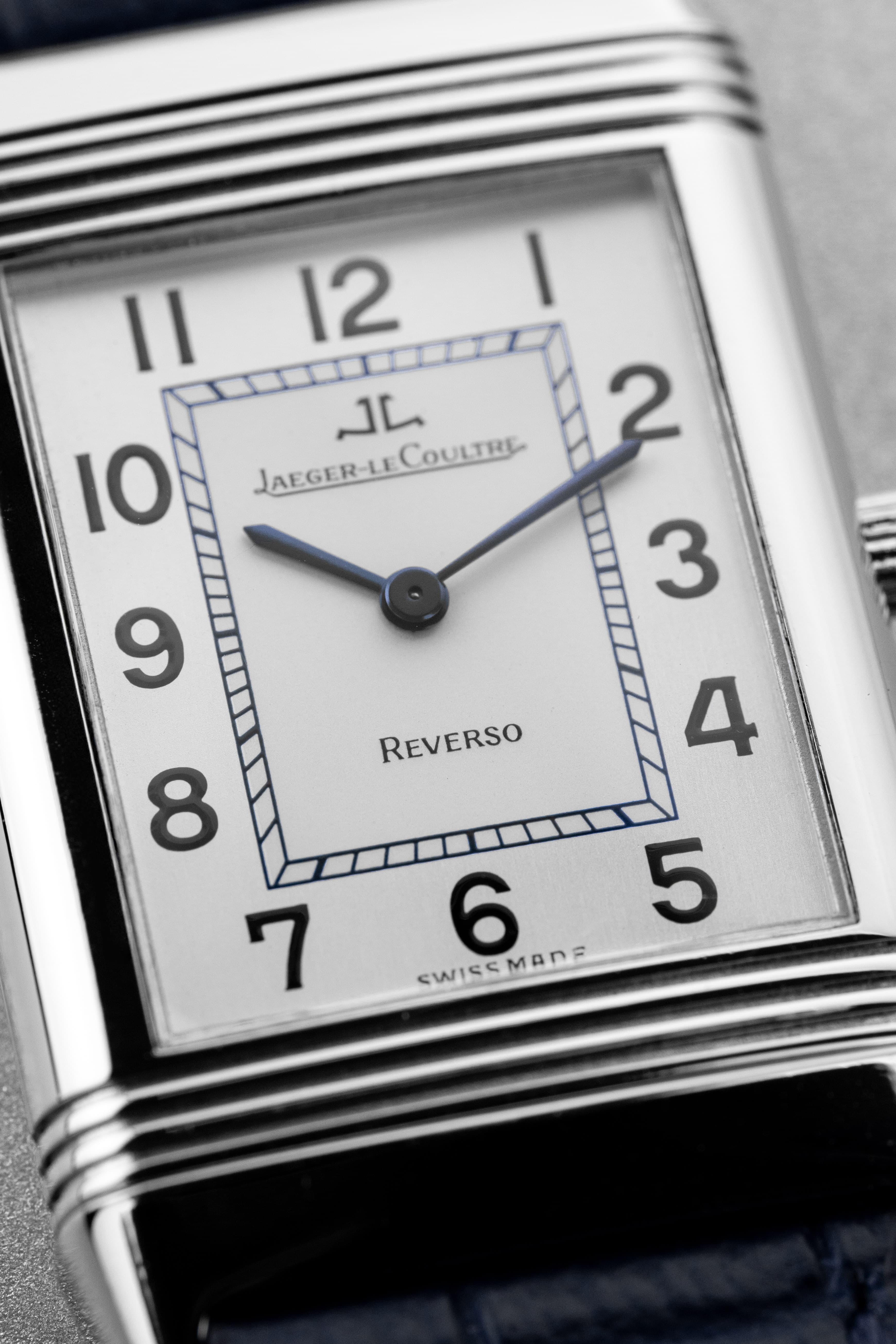 YT6N Jaeger-LeCoultre Reverso «Classique Medium» Quartz из стали, ref. 250.8.08 - Циферблат