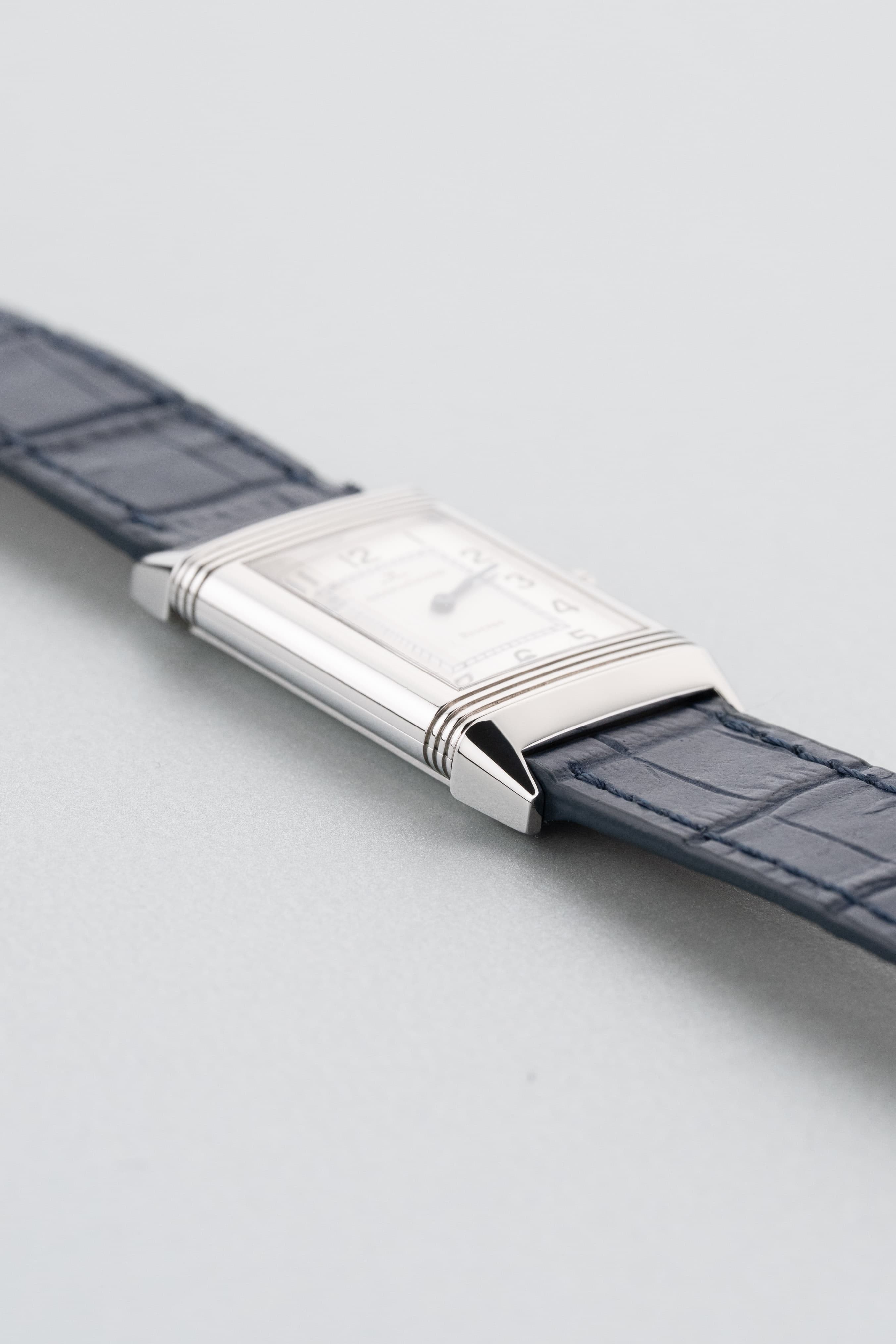 YT6N Jaeger-LeCoultre Reverso «Classique Medium» Quartz из стали, ref. 250.8.08 - Левая сторона