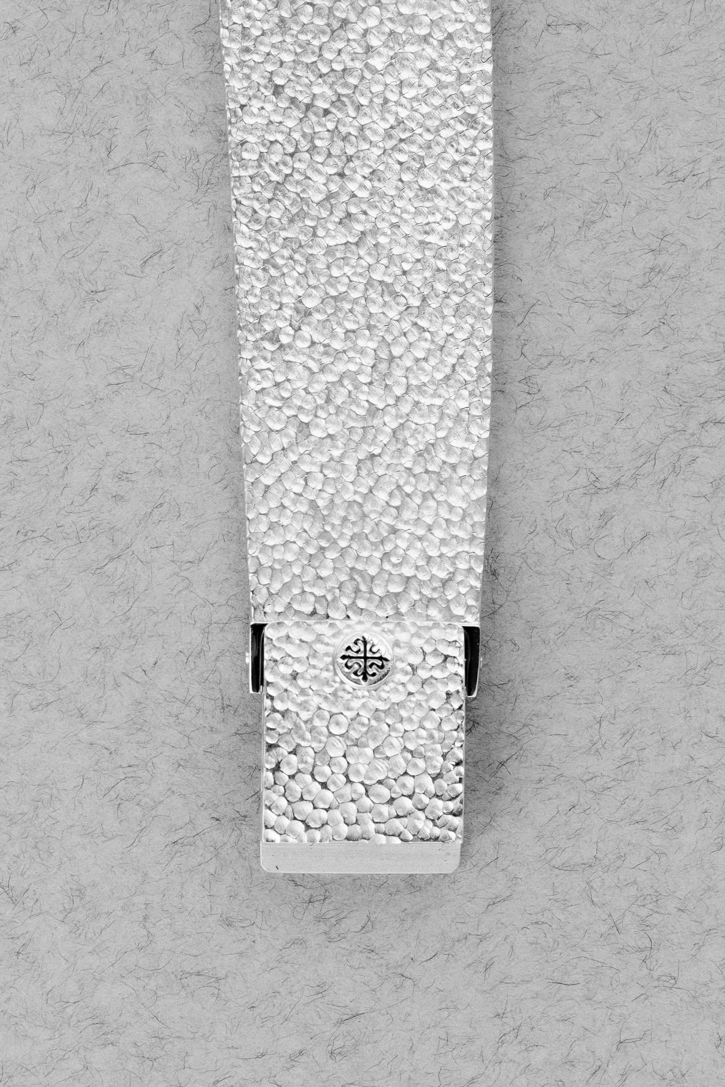 ZY8M Exceptionnelle Patek Philippe Ellipse d'Or 3634 en or blanc - Buckle Outside