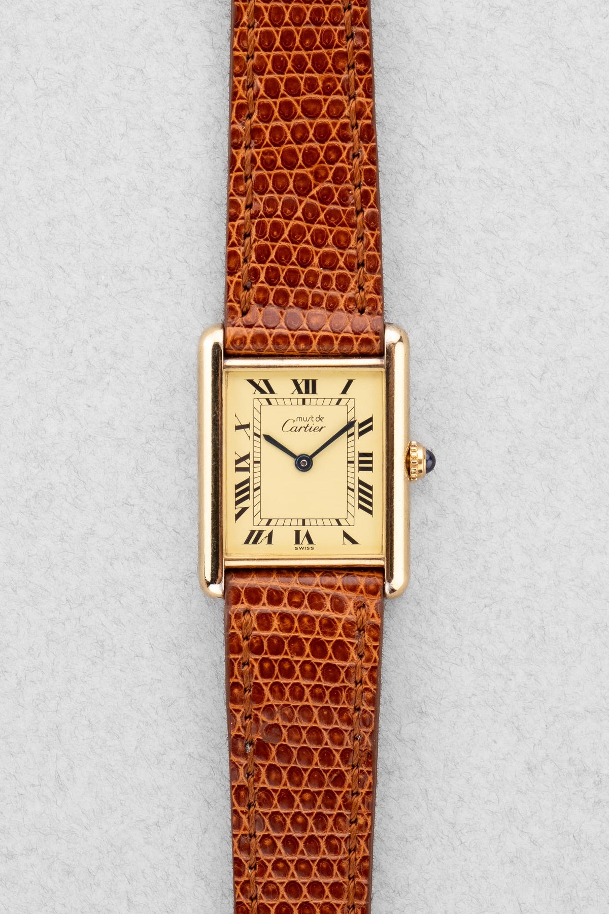 Talha Watch Cartier Tank Must Quartzo Talha Grande « Cream/Ivory Roman Dial », cir ...