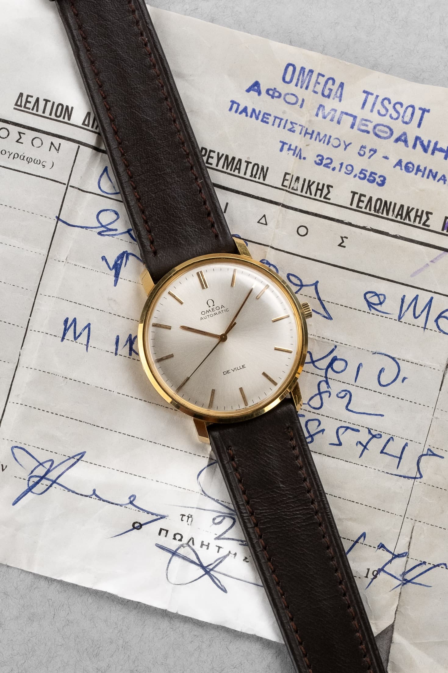 L6DP Omega De Ville Automatic réf. 161.024 en or jaune 18 carats de 1968 – NOS + Facture d'origine - Overview