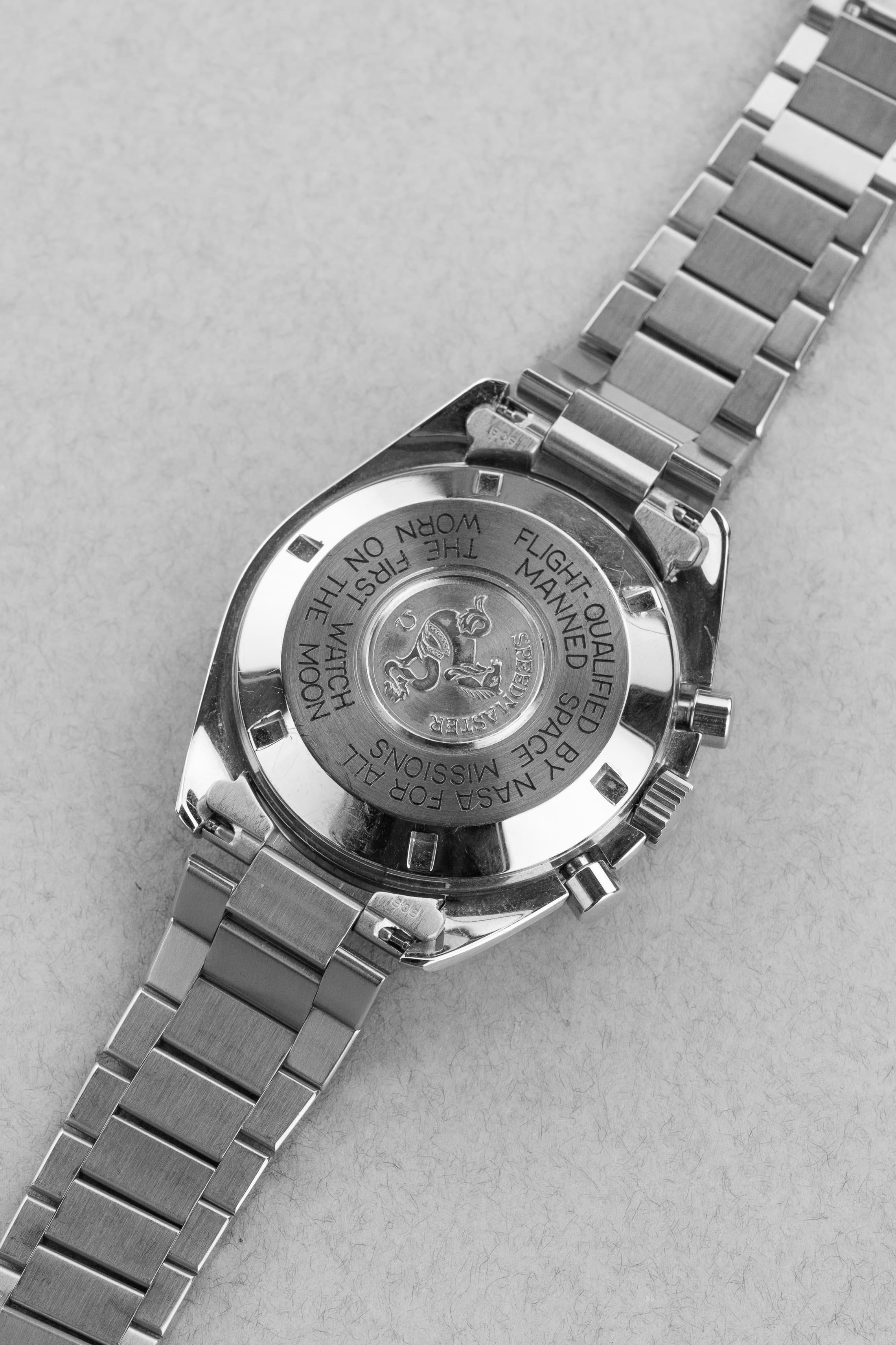 K2XS Omega Speedmaster Moonwatch « Long S & R » réf. 3590.50/145.022 circa 1990 – Patine + Bracelet 1450 - Back