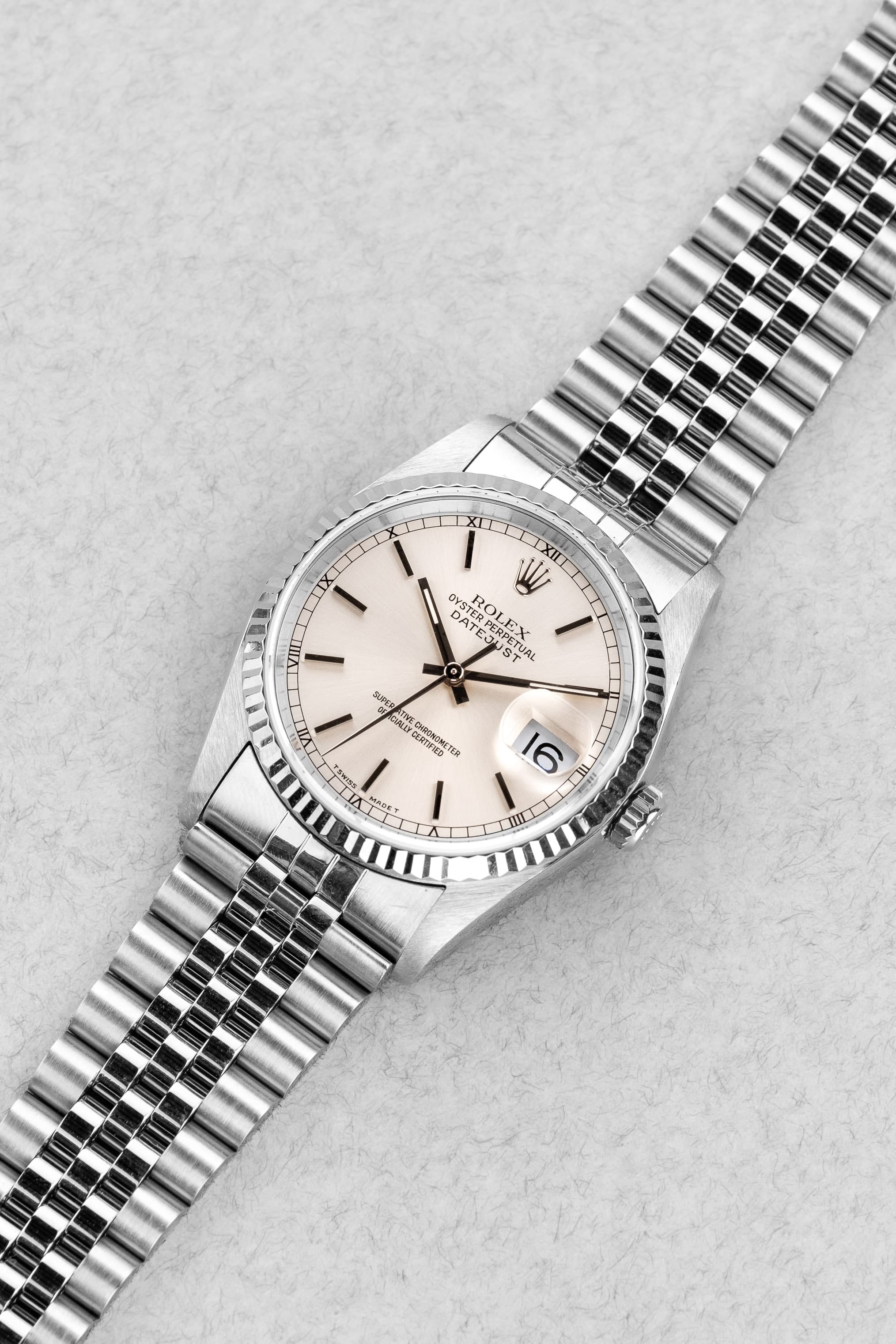 S2X5 Rolex Datejust 16234 « Silver » de 1996 - Three Quarters